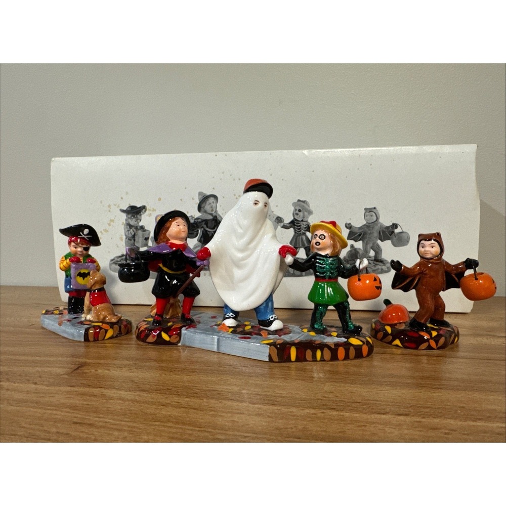Department 56 Trick or Treat Kids Set of 3 Figures Model 54937 Snow Village